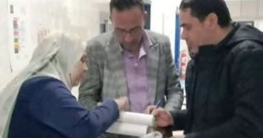 لغيابهم بدون إذن.. رئيس مدينة الشهداء يقرر إحالة 6 أطباء للتحقيق بمستشفى الشهداء المركزي بمحافظة المنوفية