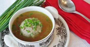 متنسهاش في العيد.. تناول مرق العظام بهذه الطريقة يدعم الهضم والمناعة