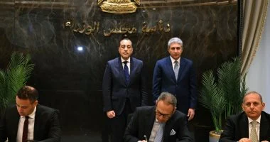 مدبولي يشهد توقيع اتفاقيتى تشغيل منظومة التأشيرة الإلكترونية بمطار القاهرة