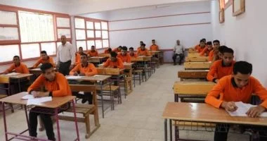 مع اقتراب الامتحانات.. تعليمات لطلبة الدبلومات للتعامل مع سنة أولى بوكليت