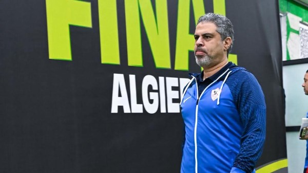 معتمد جمال يعقد جلسة مع عواد وصبحي قبل مواجهة سيراميكا الحاسمة