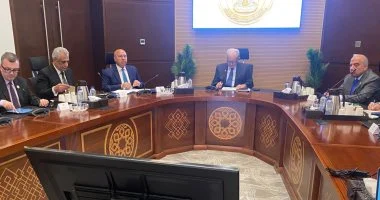 نائب رئيس الوزراء يناقش تعديلات بشأن أحكام قانون شركات قطاع الأعمال العام