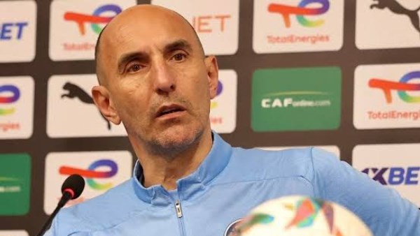 نادي مغربي يقترب من التعاقد مع مدرب بيراميدز