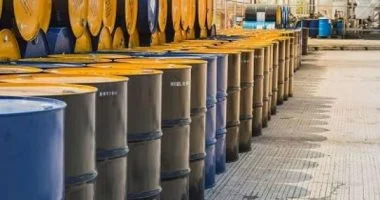 واشنطن تقرر مبادلة 92.5 مليون برميل من الاحتياطي الاستراتيجي لتهدئة أسواق النفط العالمية