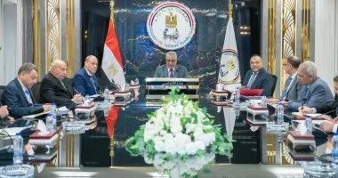 وزير الإنتاج الحربى: قطاعات البحوث والتطوير قاطرة التنمية ومحرك الابتكار الصناعى