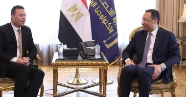 وزير الاتصالات يبحث توظيف الذكاء الاصطناعى فى التعداد 2027