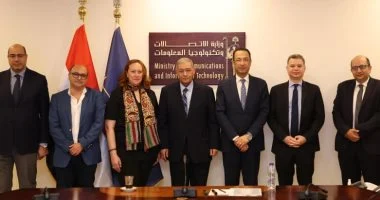 وزير الاتصالات يبحث دعم الشركات الناشئة وتوسيع التجارة الرقمية لتعزيز الاقتصاد