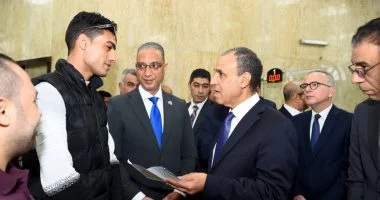 وزير الخارجية يفتتح مكتب تصديقات «أحمد عرابي» بالمهندسين بعد تطويره.. والعدد يصل لـ 37 مكتباً بالجمهورية
