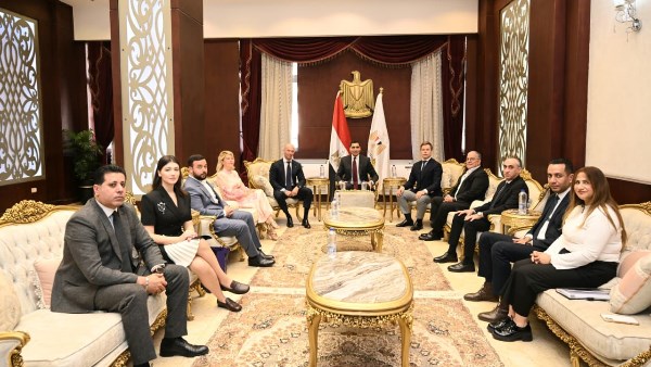 وزير الرياضة يبحث تعزيز التعاون المشترك مع نائب رئيس اللجنة الأولمبية الروسية ينظر في أوجه التعاون مع الجانب الروسي في مختلف الرياضات وتبادل المعسكرات وتأهيل المدربين المصريين