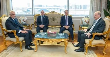 وزيرا الإنتاج الحربى والاستثمار يبحثان تعظيم الاستفادة من محفظة أراضى الوزارة