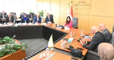 وزيرة الإسكان تعقد اجتماعا مع مسئولي شركة مدن مصر لمتابعة سير العمل