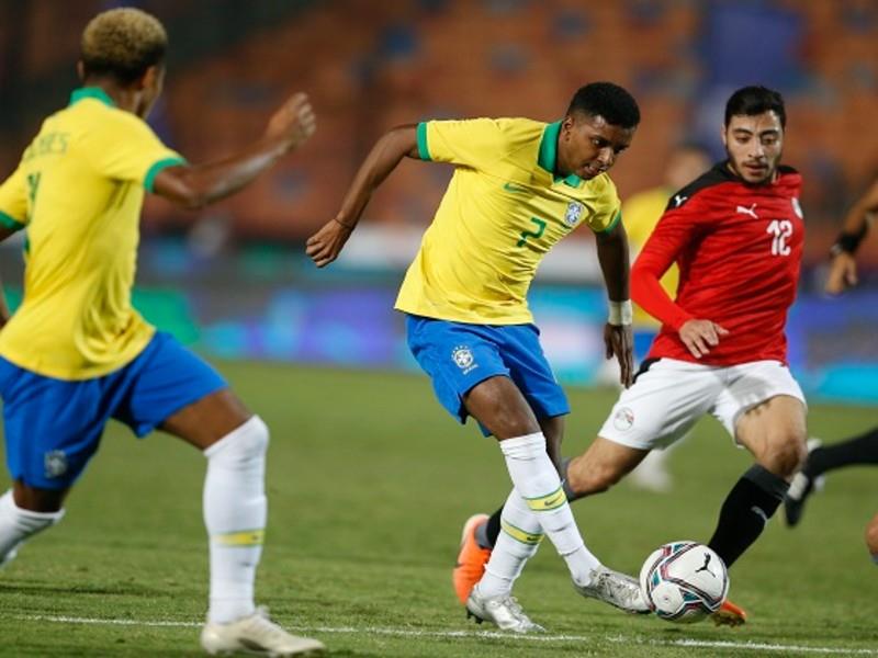 400 ألف دولار مكاسب اتحاد الكرة من ودية مصر والبرازيل