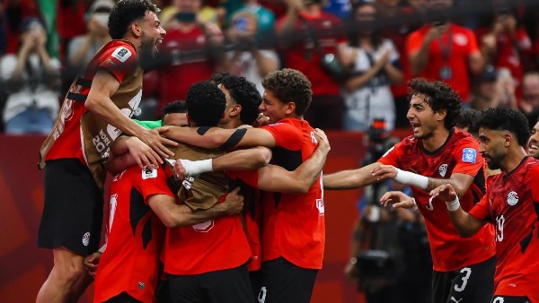 إبراهيم عبد الجواد يشيد بلاعب منتخب مصر: الحاجة داعياله