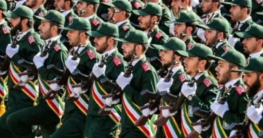 الحرس الثورى الإيرانى: قواتنا البحرية قصفت مواقع للجيش الأمريكي في المنطقة