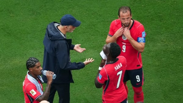 الدوري الإنجليزي الممتاز يرفض تطبيق “استراحات الترطيب” في الموسم الجديد ويطبق تعديلات أخرى