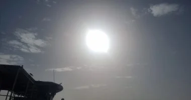 الطقس اليوم شديد الحرارة ورطوبة بكافة الأنحاء والعظمى بالقاهرة 36 درجة
