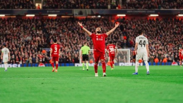 الكومي عن ذكر اسم محمد صلاح في أغنية افتتاح المونديال: أنا رأسي مرفوعة