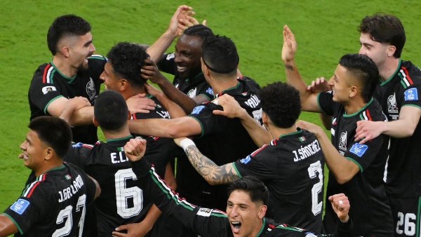 بأوامر الفيفا … البطة ميرلين ممنوعة من دعم منتخب المكسيك