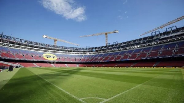 برشلونة يواجه أزمة جديدة تهدد أعمال تجديد ملعب كامب نو ومشروعات أخرى