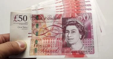 تراجع سعر الجنيه الأسترلينى أمام الجنيه اليوم الثلاثاء فى البنوك
