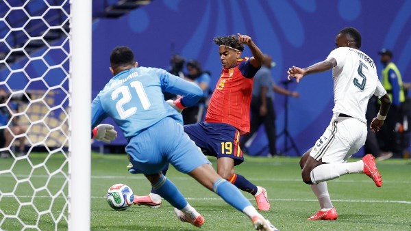 ترتيب مجموعة السعودية بعد تعادل أوروجواي مع الرأس الأخضر في كأس العالم