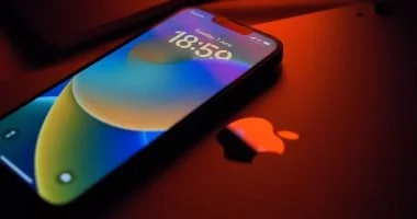 تسريب جديد يكشف ألوان iPhone 18 Pro.. “الأحمر الداكن” قد يكون مفاجأة أبل