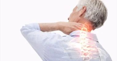 تيبس الظهر عند الاستيقاظ.. متى يكون طبيعيا ومتى ينذر بمشكلة خطيرة
