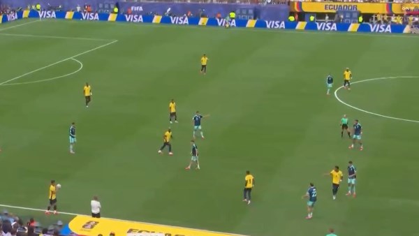 جونزالو بلاتا يسجل الهدف الثاني للإكوادور في مرمى ألمانيا بكأس العالم
