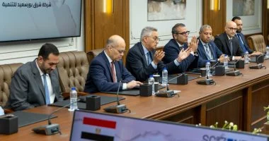 رئيس اقتصادية قناة السويس يشهد توقيع مشروع شركة “أفيلون” الكندية