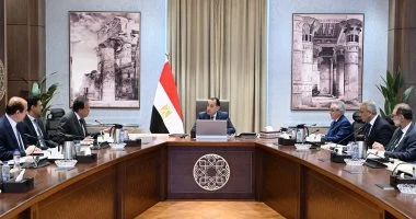 رئيس الوزراء يتابع إجراءات إحكام وتعزيز الرقابة على مصانع إنتاج الأغذية