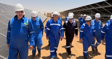 رئيس هيئة البترول يتفقد حقول شمال البحرية لمتابعة خطط الإنتاج والاستكشاف