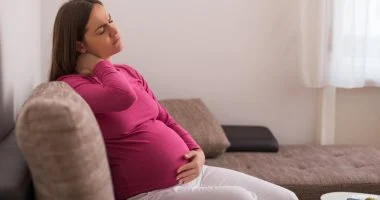 روشتة للحامل فى الصيف.. نصائح لحماية الأم والجنين من مخاطر الحرارة والجفاف
