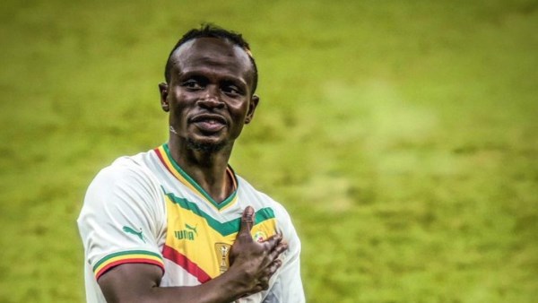 ساديو ماني يدعم الفراعنة بعد التأهل لدور 32 بكأس العالم