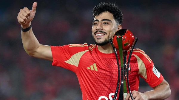 فرج عامر: أكرم توفيق لاعب في الأهلي هذا الموسم