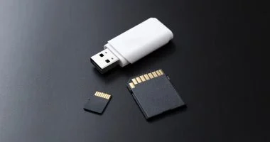 فلاشة USB أم كارت ميمورى SD.. أيهما أفضل لتخزين الصور؟