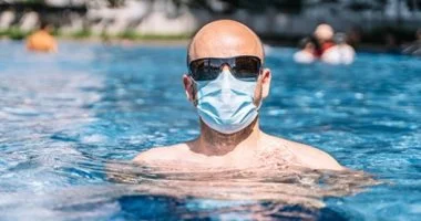 قواعد للحفاظ على صحتك فى حمامات السباحة