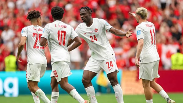 كأس العالم .. كندا تهزم جنوب أفريقيا فى الوقت القاتل وتتأهل لدور الـ16