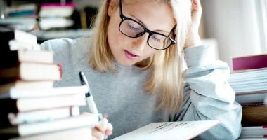 لطلاب الثانوية.. أطعمة ومشروبات تحارب التوتر فى فترة الامتحانات