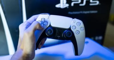 ماذا يعنى الضوء البرتقالى فى يد تحكم PlayStation 5؟