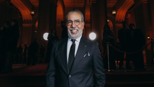 مدحت العدل يعتذر لحسام حسن: بحترمه وأنا اللي جبته يدرب الزمالك