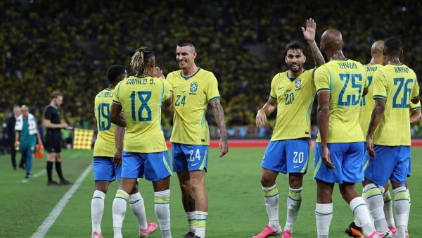 مدرب البرازيل الأسبق يشيد بمنتخب مصر قبل المواجهة الودية المرتقبة