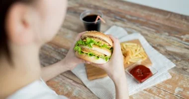 مع ارتفاع الحرارة.. علامات تشير إلى تلف الطعام والطرق الصحيحة لحفظه