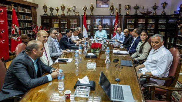 ملفات عالقة.. لقطات من اجتماع الجمعية العمومية لشركة الأهلي لكرة القدم| شاهد
