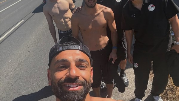 ملوك الفراعنة في كل مكان.. سيلفي صلاح ونجوم المنتخب في سبوكين قبل مواجهة إيران