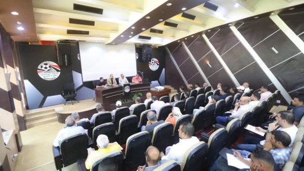 مناقشة التراخيص والقيد.. كواليس اجتماع اتحاد الكرة مع مندوبي المناطق