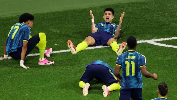 منتخب كولومبيا يفوز على أوزبكستان 3 – 1 ويتصدر مجموعته بكأس العالم