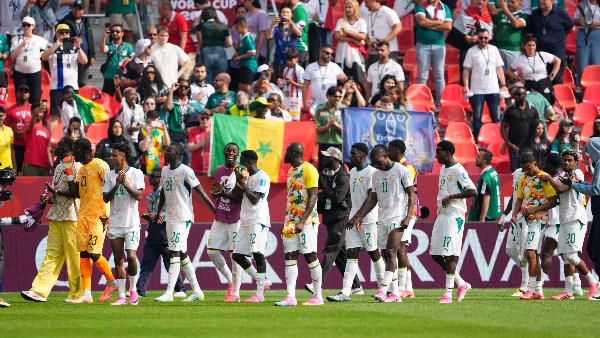 منتخب مصر يهدي السنغال التأهل لدور الـ32 بكأس العالم بتعادله مع إيران