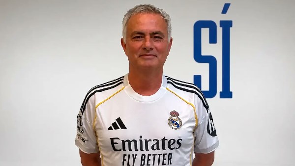 مورينيو يعود إلى مدريد لقيادة الريال رسميًا.. وتحركات سريعة وخطة ميركاتو واضحة