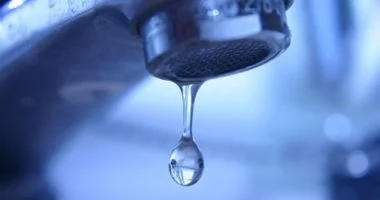 مياه الجيزة تعلن عودة الخدمة إلى شارع النيل الأبيض بالمهندسين