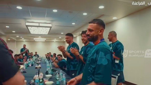 هذا ما فعله محمد صلاح في غرفة ملابس المنتخب بين شوطي مباراة نيوزيلندا